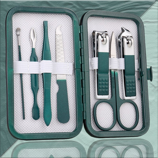 Manicure Implement Nail Clippers Set with Pedicure Knife in a Convenient Box