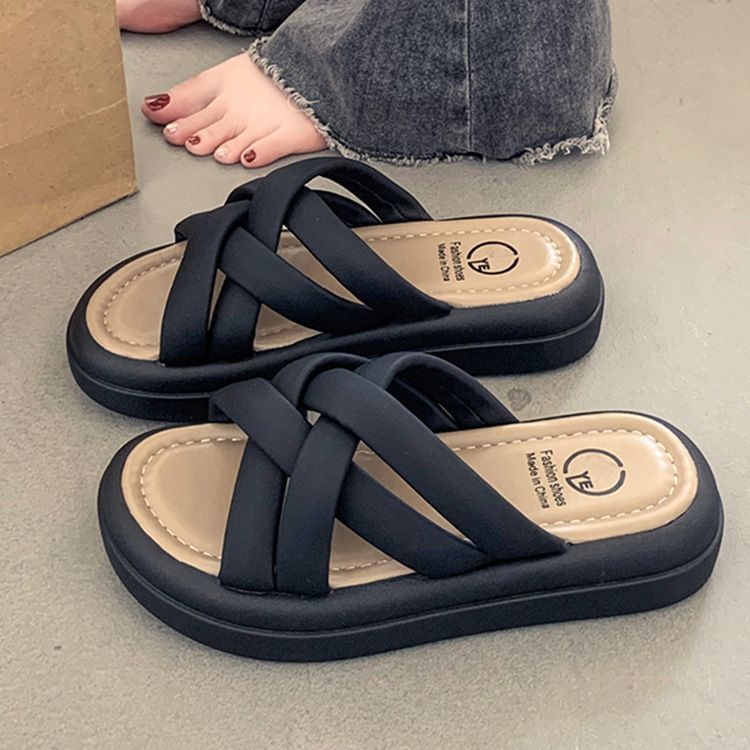 Summer Style with Fashionable Women's Outdoor Slippers