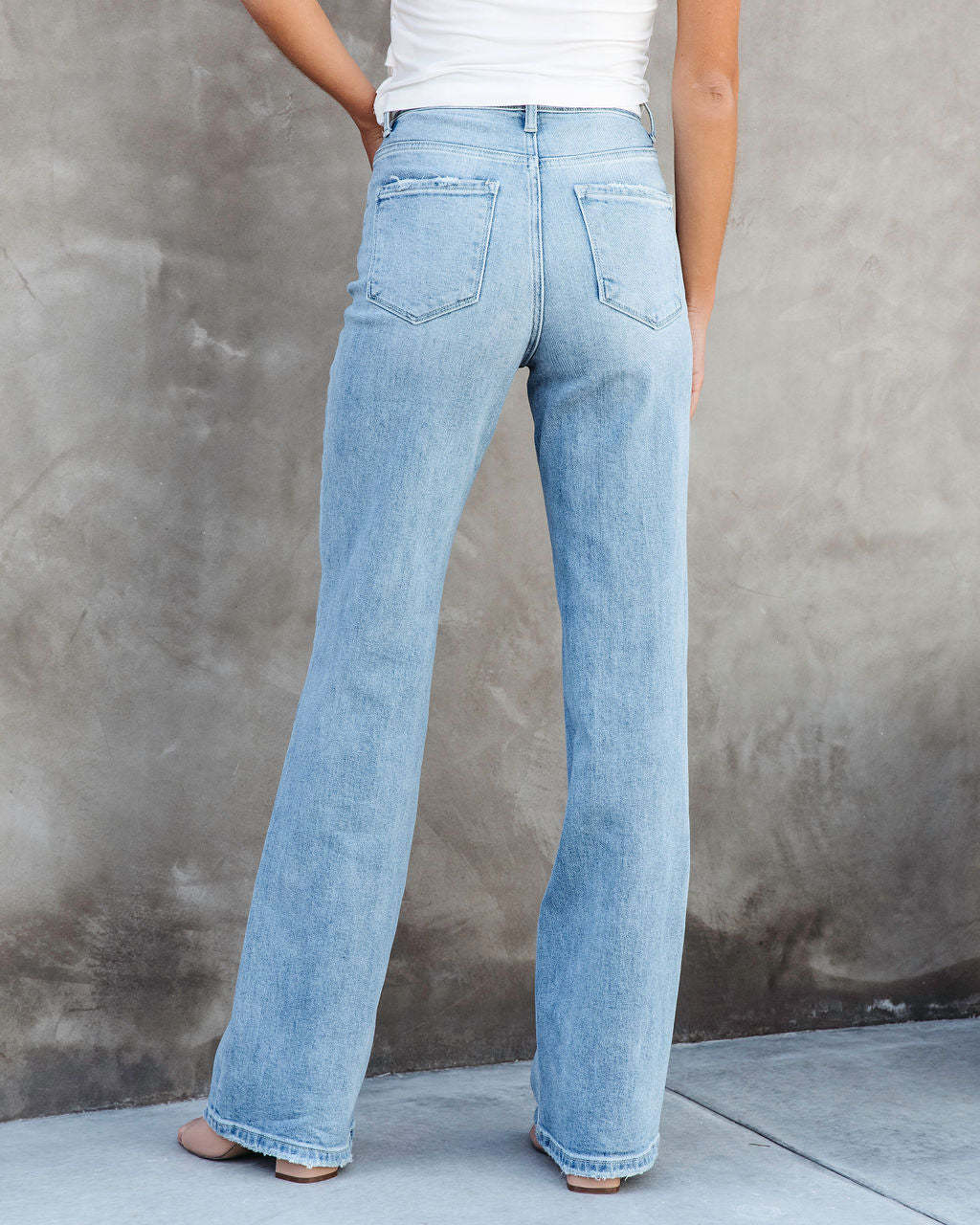 Fashionable Mid-Waist Denim Straight-Leg Trousers with a Washed Finish Versatile Styling