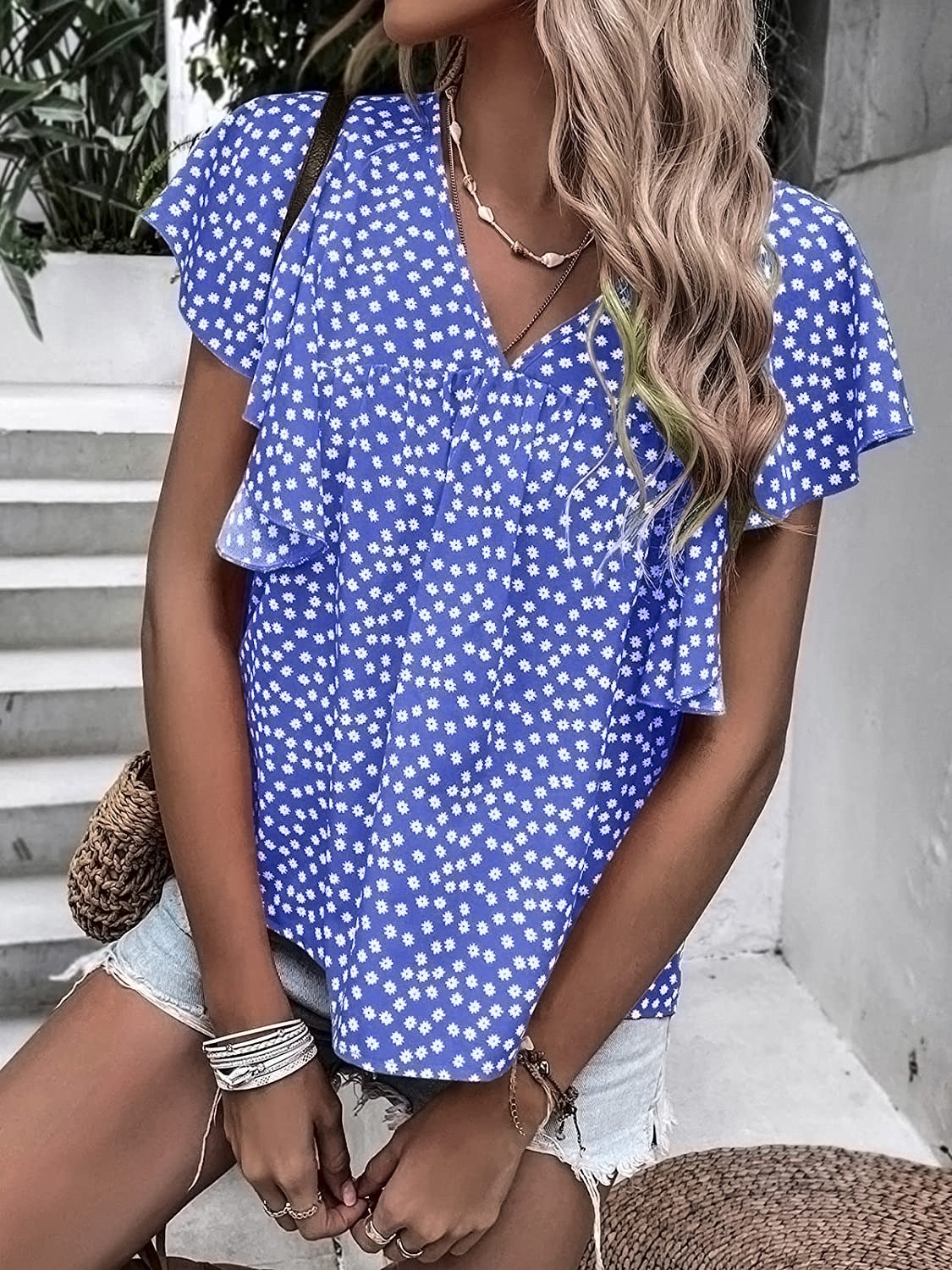 Women's Chic V-neck Short-sleeve Casual T-shirt Shirt