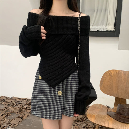 Women's Long Sleeve Off-Shoulder Sweater in Relaxed Style