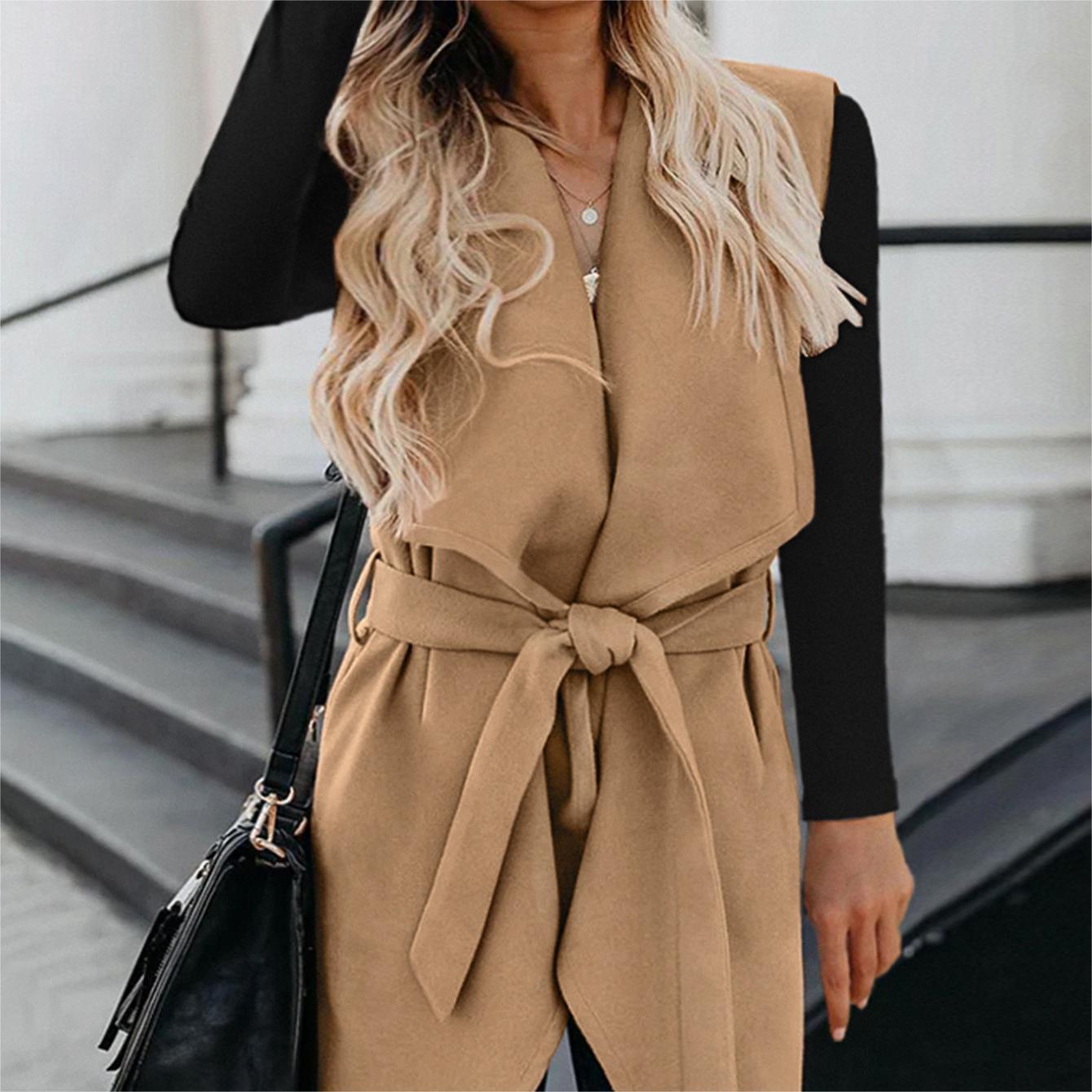 Sleeveless Wool Coat in a Solid Color for a Chic Look
