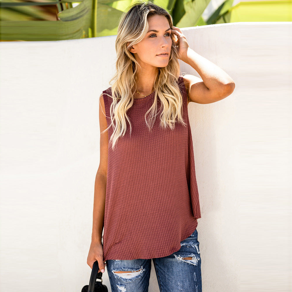 Sleeveless T-shirt Top Vest with a Round Neck in a Solid Color