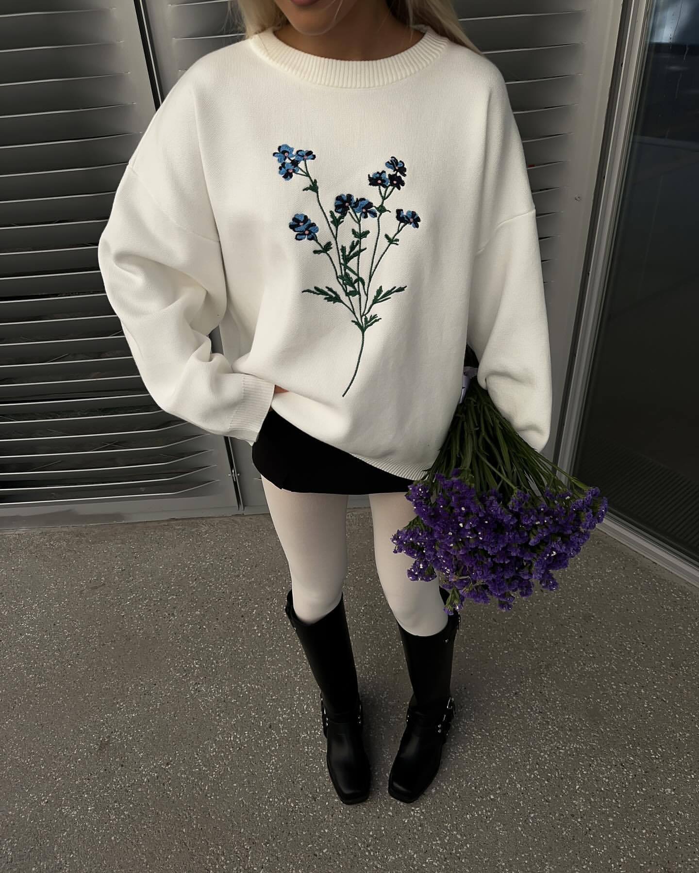 Floral Embroidered Crew Neck Sweater for Autumn