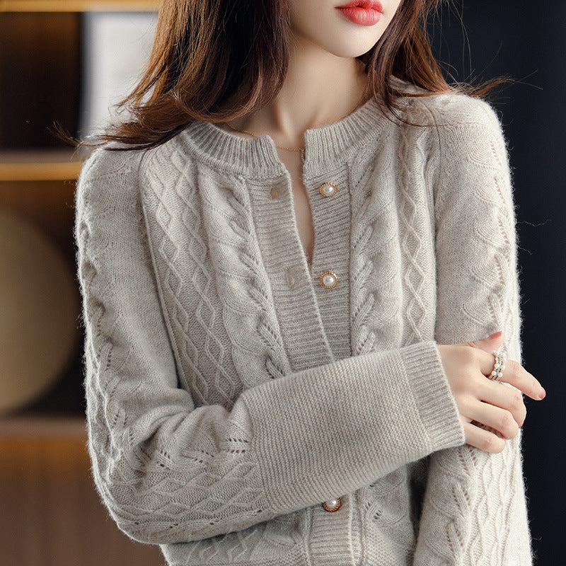 Women's Thin Cashmere Sweater featuring a Raglan Round