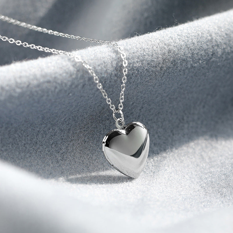 Fashion Simple Glossy Love Photo Box Necklace