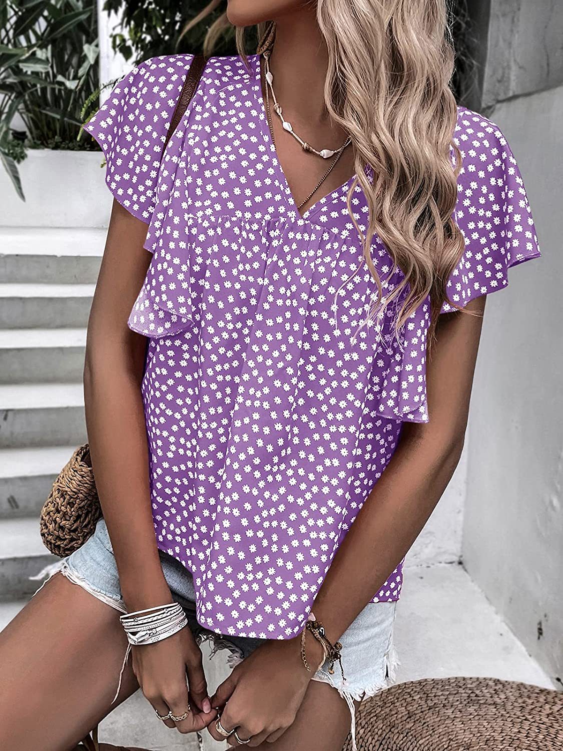 Women's Chic V-neck Short-sleeve Casual T-shirt Shirt