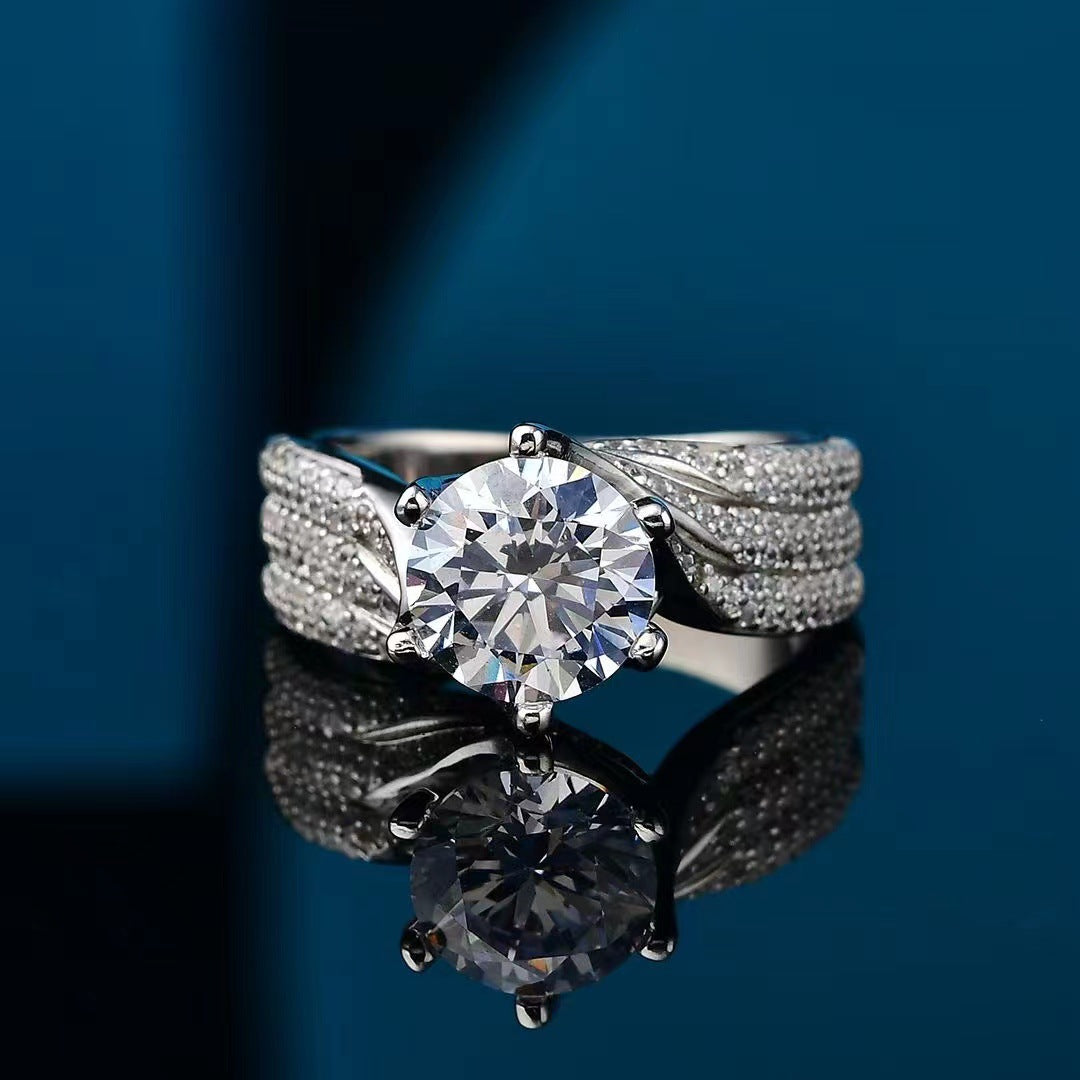 Elegant Six-Claw Ring for Women with a Big Crown and Stunning 5 Karat Gem