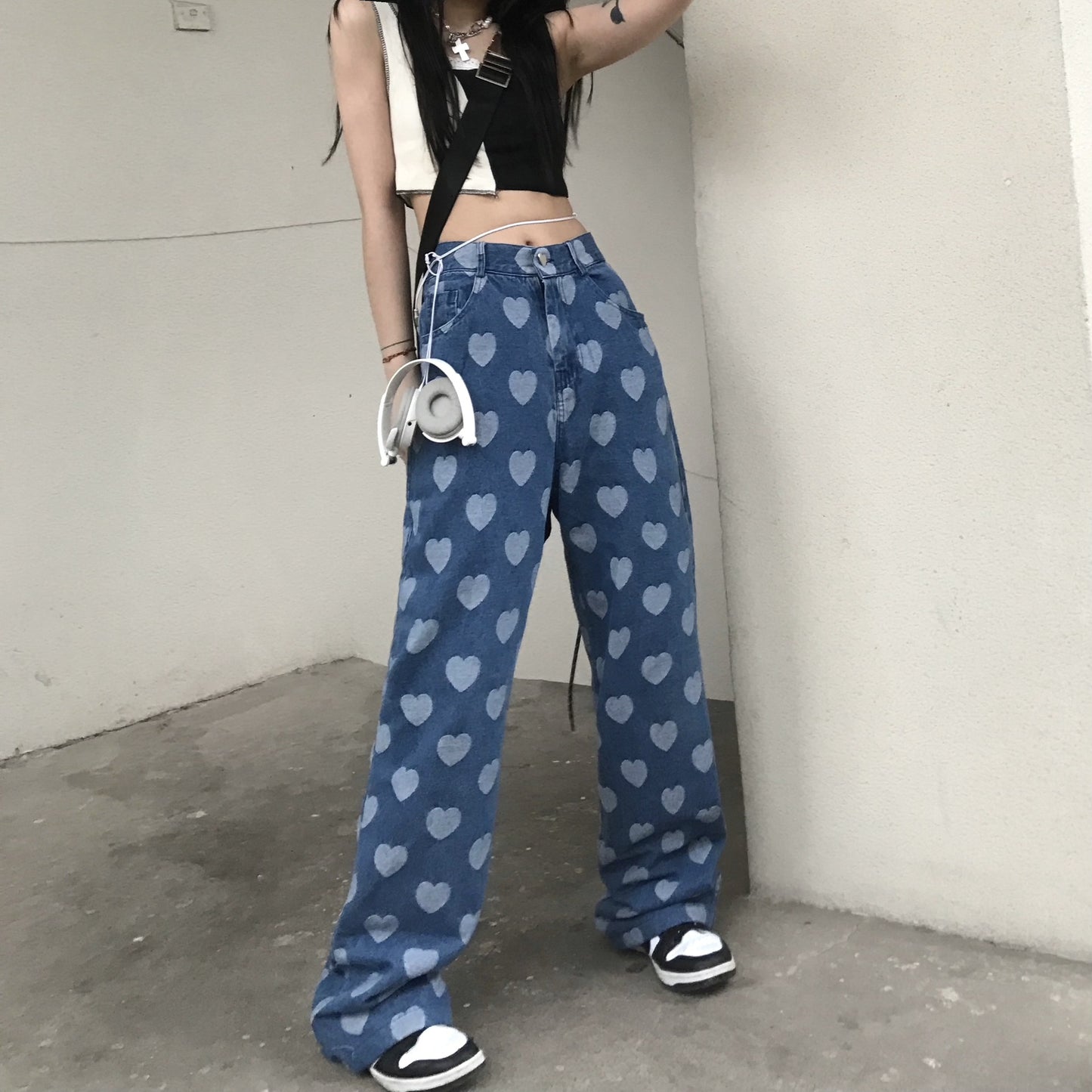 Loose Straight-Leg Denim Pants Love Button Design