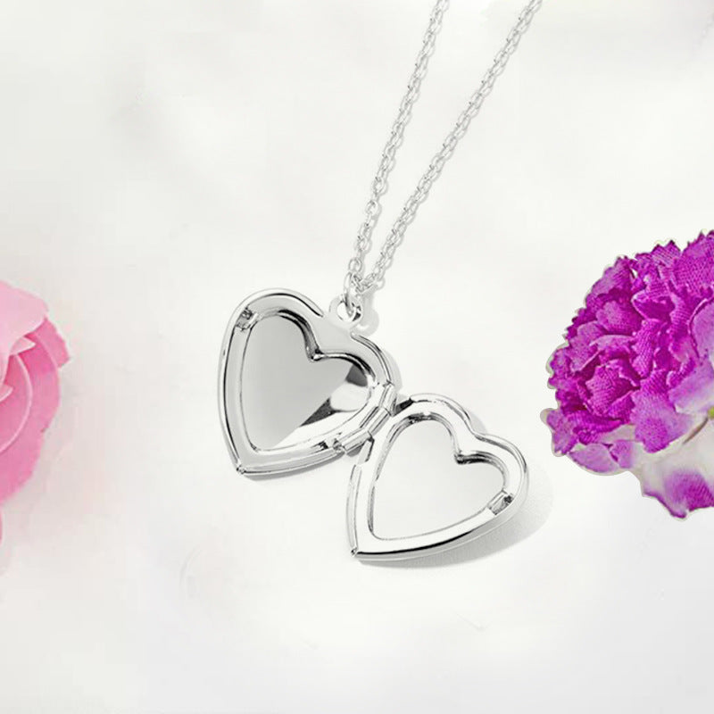 Fashion Simple Glossy Love Photo Box Necklace