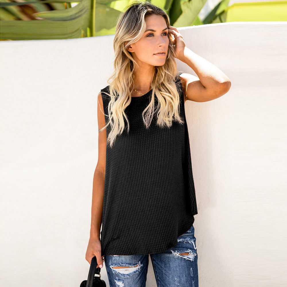 Sleeveless T-shirt Top Vest with a Round Neck in a Solid Color