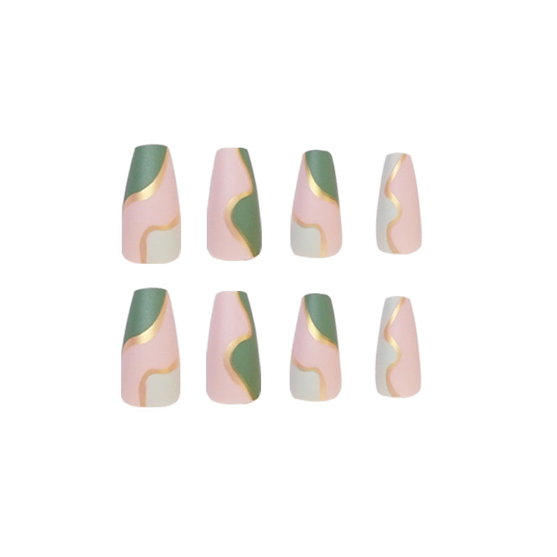 Color-Matching Fake Nails with Nail Graffiti Design