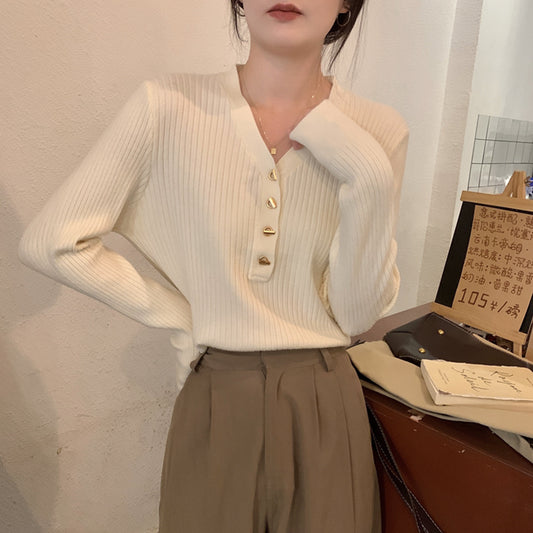 Gentle V-neck French Style Knitted Bottoming Shirt with High Fashion Sense