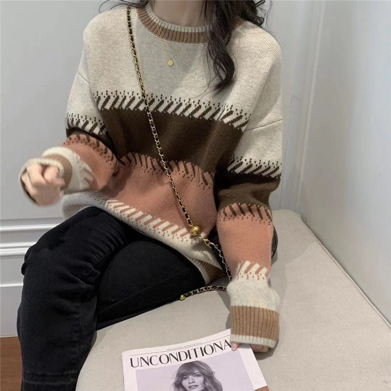 an Age-Reducing Contrast Color Round Neck Sweater