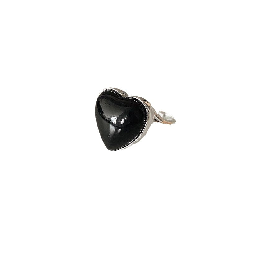 Silver Black Agate Loving Heart Women's Ring – An Elegant and Timeless Design