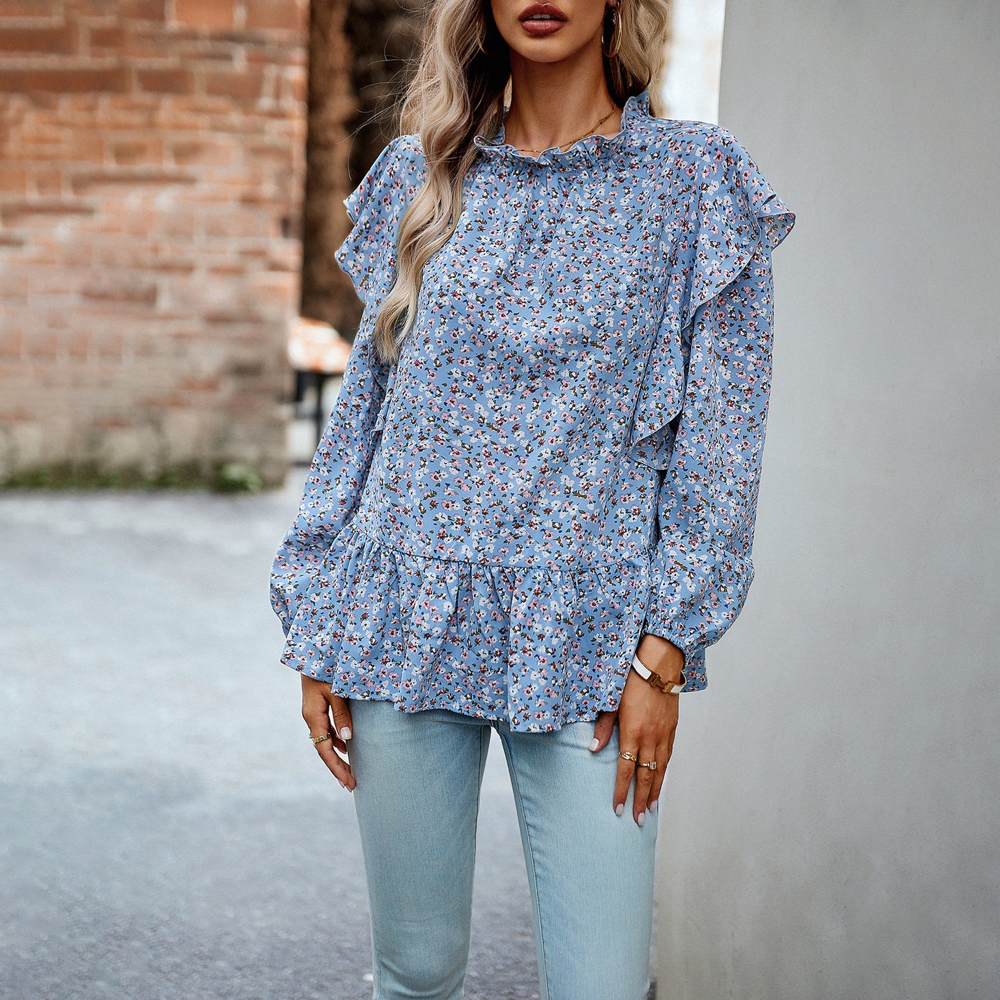 Chic and Effortlessly Stylish Women's Simple Round Neck Floral Shirt Top