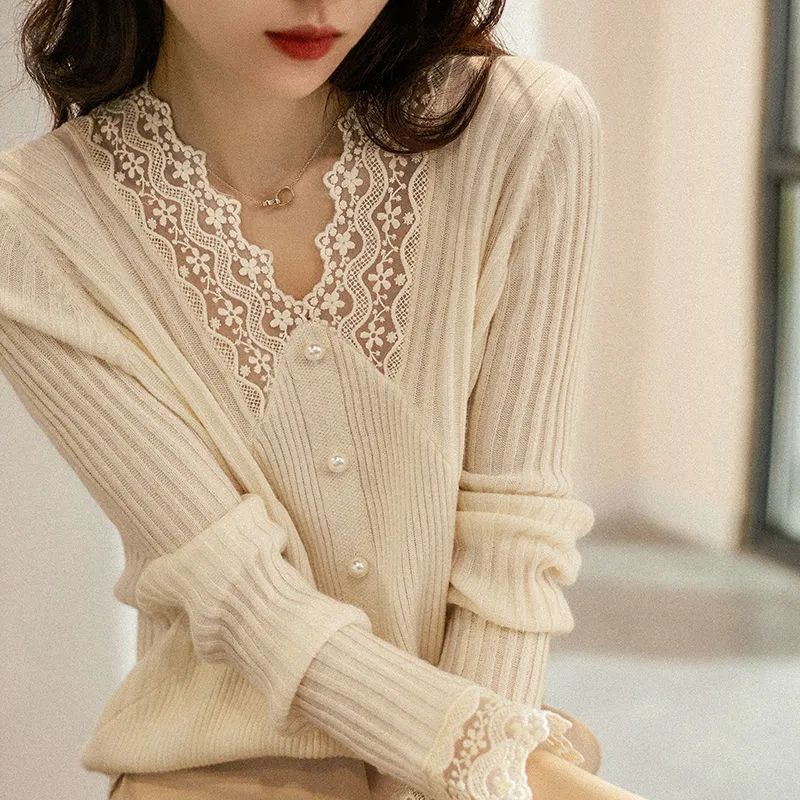 Knitted V-neck Lace Inner Layer Bottoming Shirt