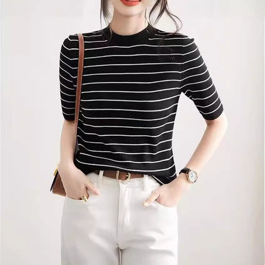 Round Neck Short Sleeve Sweater with Classic Contrast Color Vintage Stripes