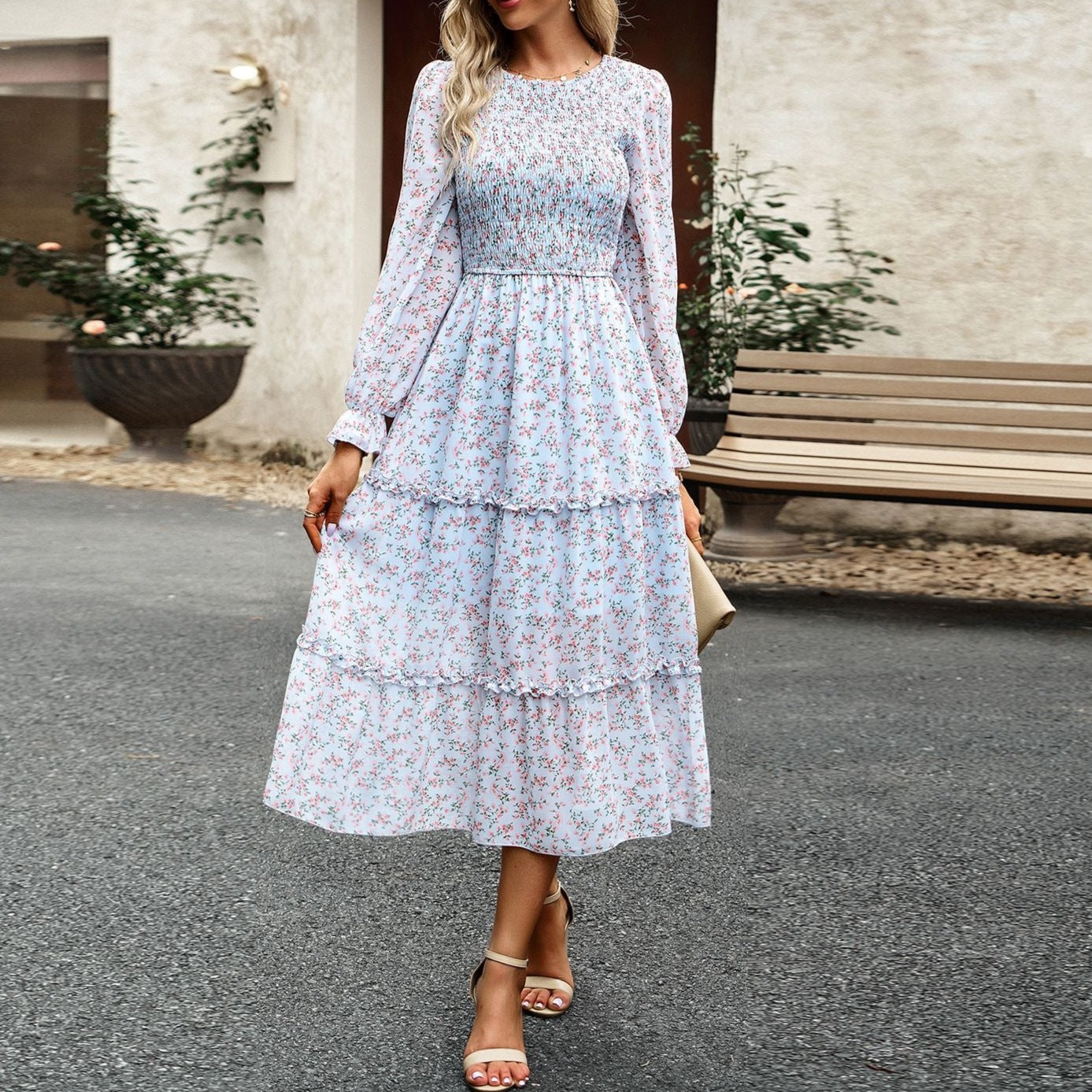 Chic and Stylish Floral Dress for Women with a Touch of Elegance