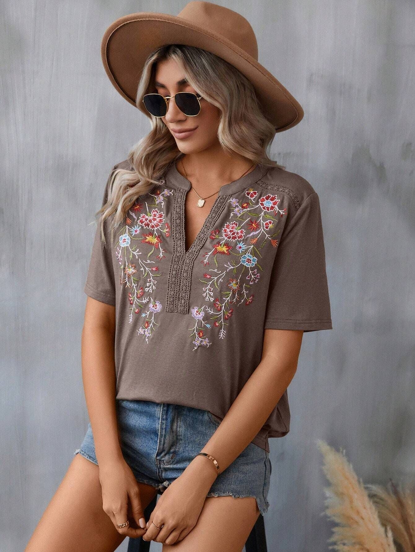 Women's Fashion Lace-Collared Blouse with Embroidery Stitching