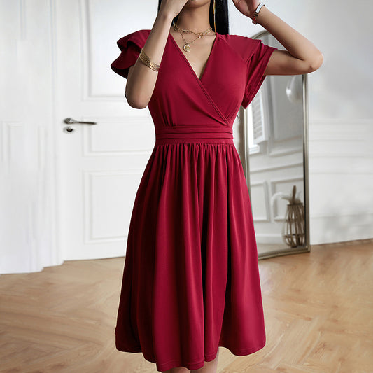 Stylish V-neck Midi Dress for a Fashionable and Elegant Look