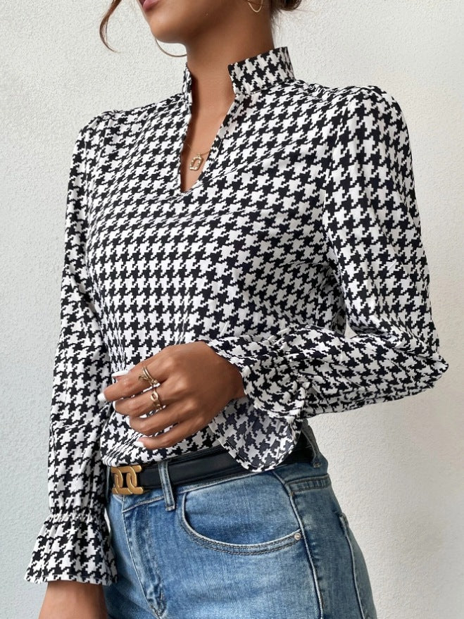 Women's V-Neck Long Sleeve Top in Houndstooth Pattern