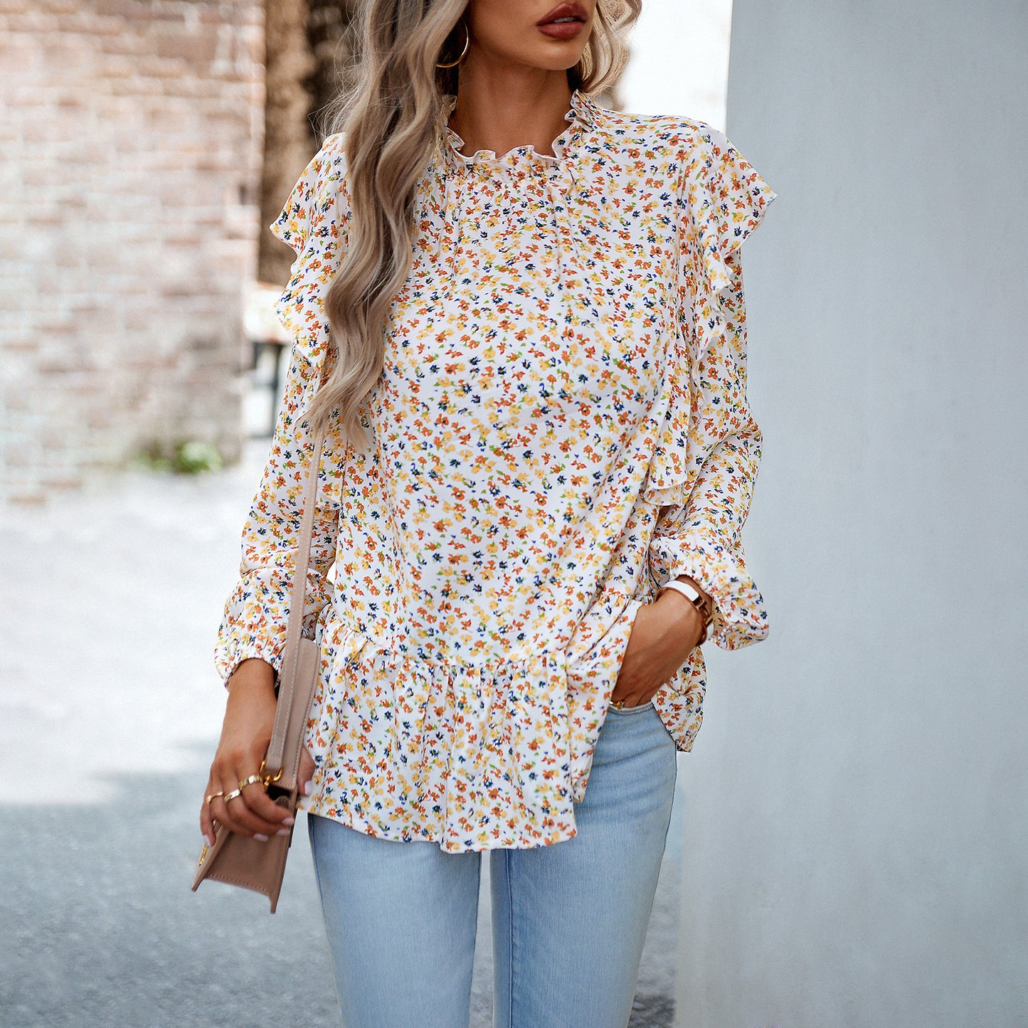 Chic and Effortlessly Stylish Women's Simple Round Neck Floral Shirt Top