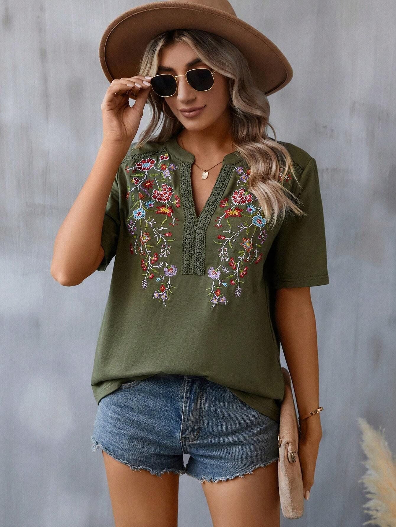 Women's Fashion Lace-Collared Blouse with Embroidery Stitching