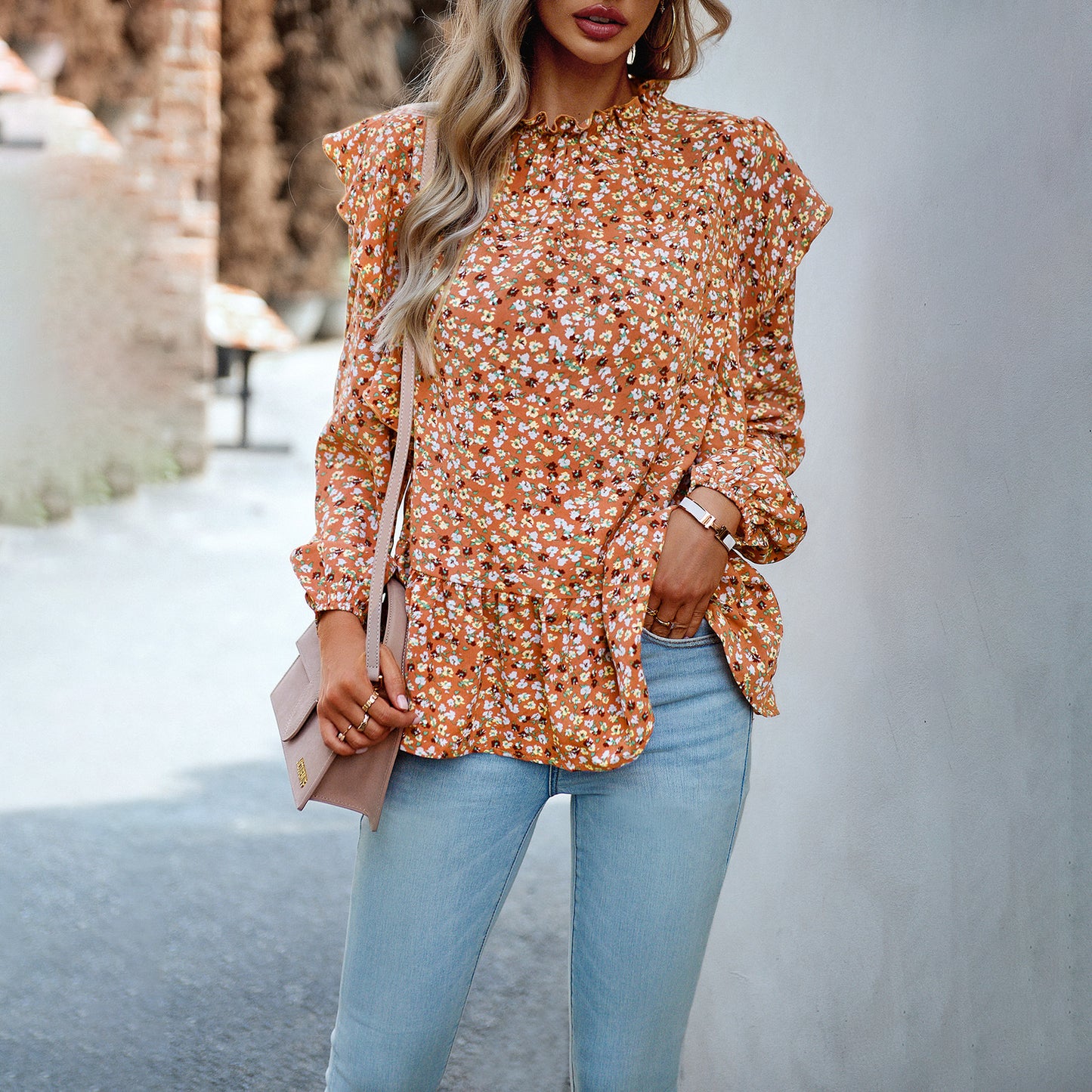 Chic and Effortlessly Stylish Women's Simple Round Neck Floral Shirt Top