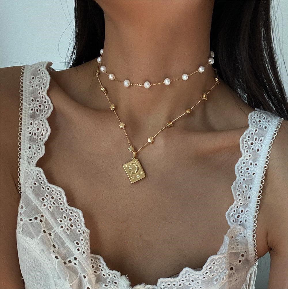 Diamond-studded Necklace Geometric Type