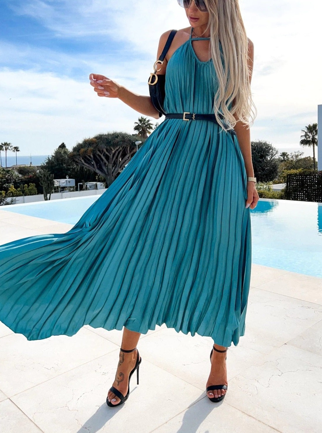 Bohemian Maxi Dress with Waist-Trimming Pleated Suspender and Belt