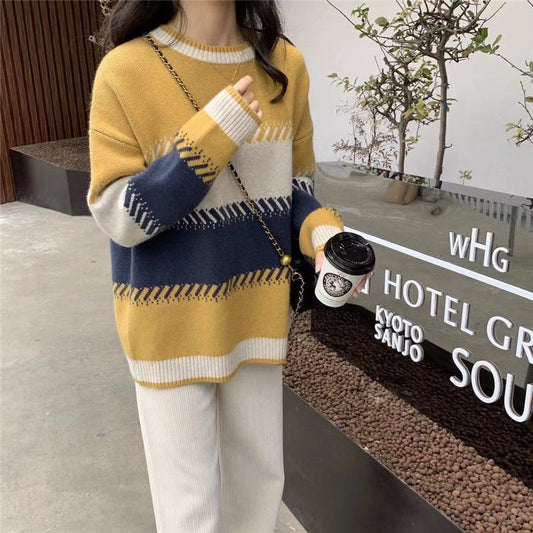 an Age-Reducing Contrast Color Round Neck Sweater