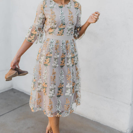 Embroidered Wisteria Flower Mesh High Waist Slim Mid-length Dress