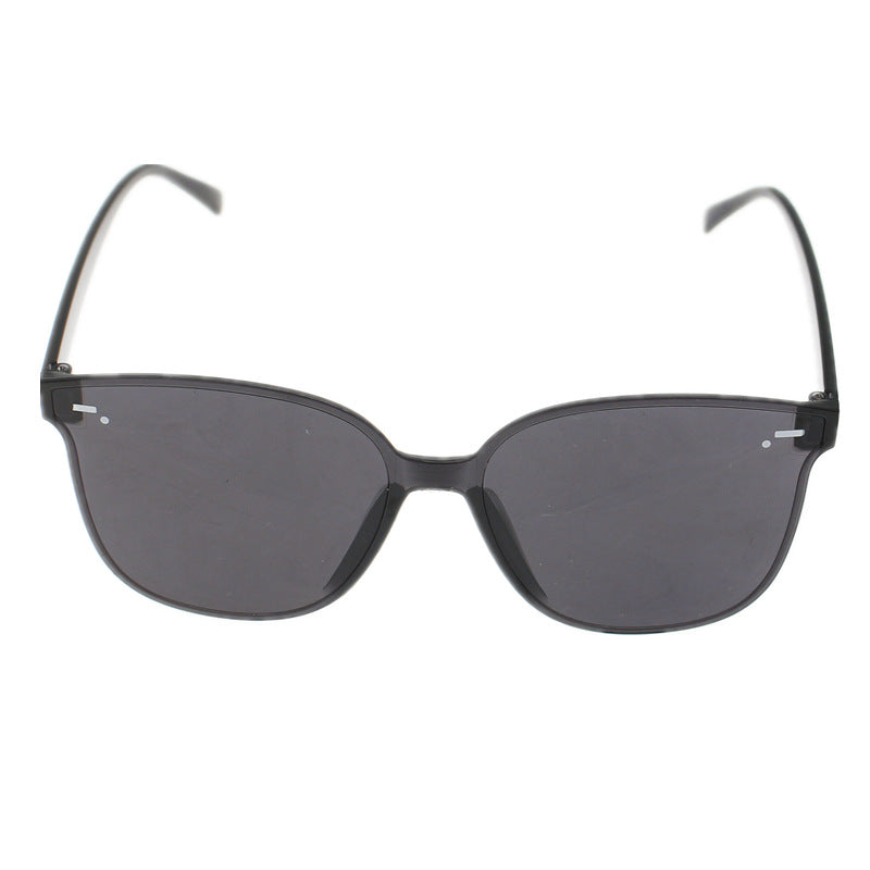 Large Framed Black Sunglasses Fashionable UV Protection