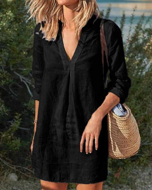 Casual Long-Sleeved Dress with a Loose Fit and V-Neck in a Mid-Length Style