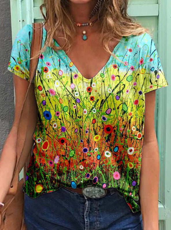 V-Neck Printed Short-Sleeve Women's T-Shirt in a Loose Fit