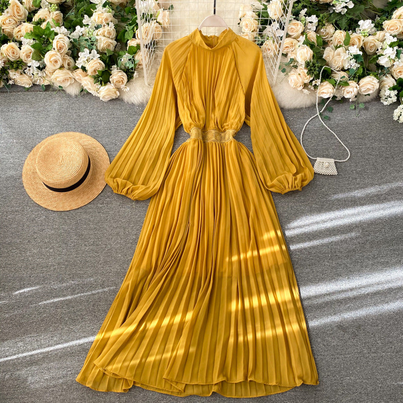 Pleated Retro Dress with Round Neck, Puff Sleeves, and Waist-Defining Solid Color Design