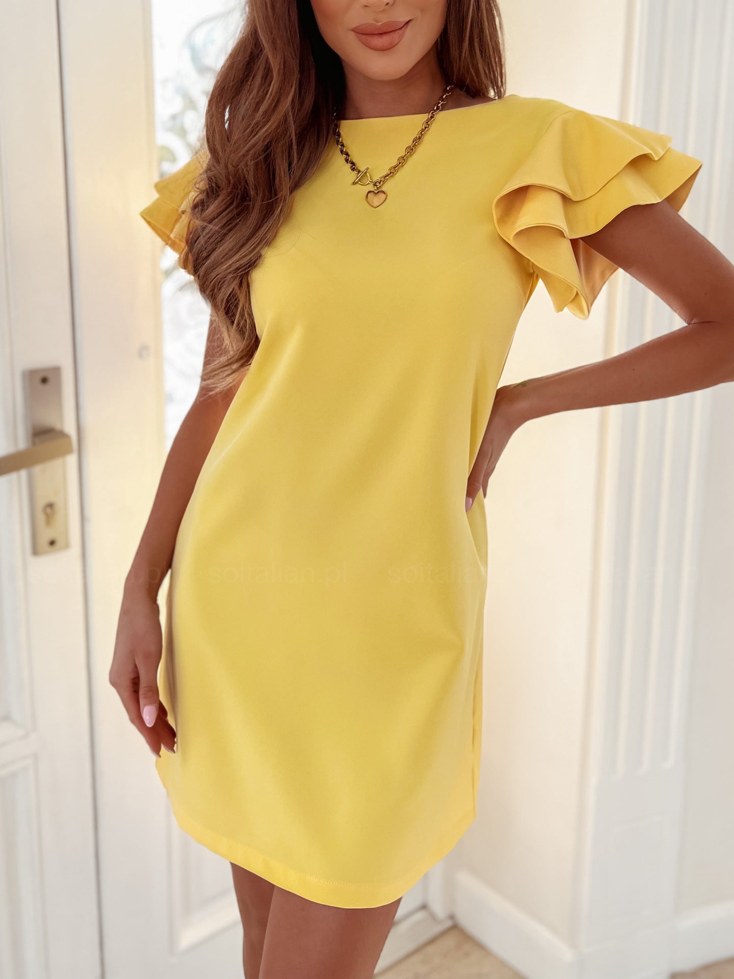 Women's Summer Short Sleeve Backless Dress with a Touch of Simplicity