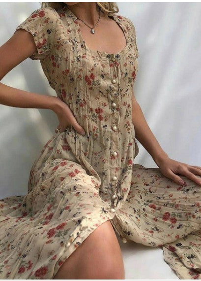 Short-Sleeved Floral Dress with a Single-Breasted Design