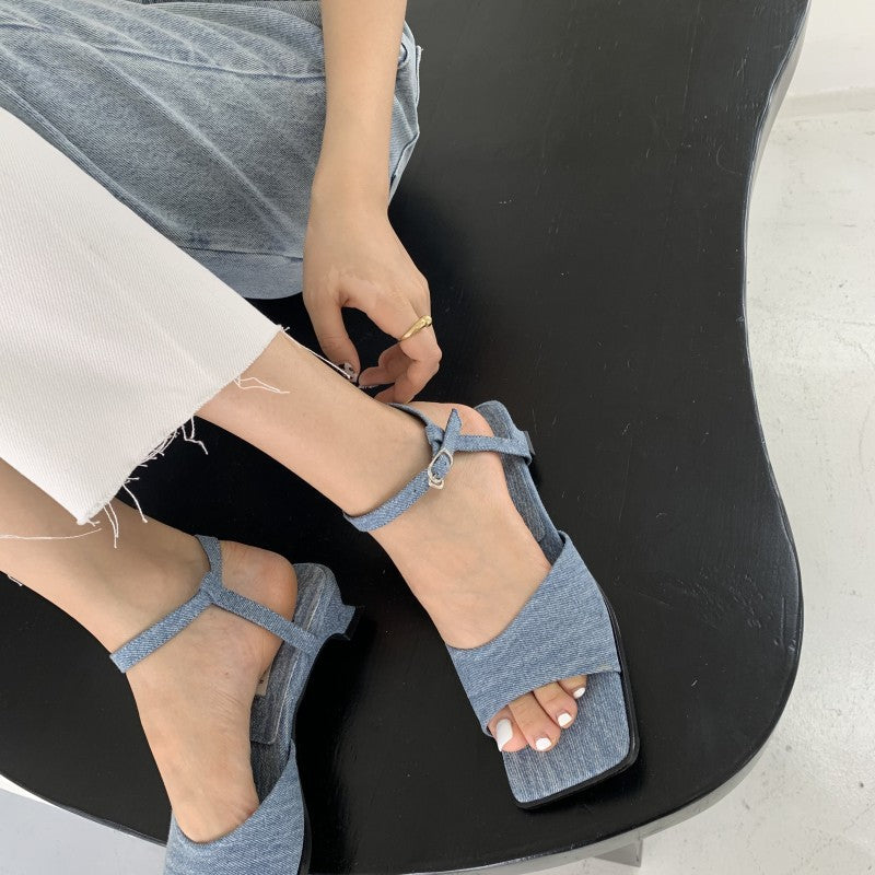 Summer Chic: One-Word Buckle High-Heeled Women's Sandals