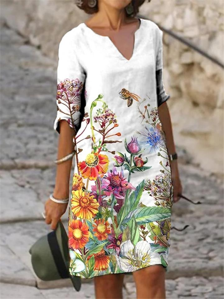 Retro Round Neck Dress with Loose Fit and Floral Print