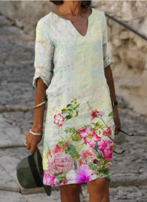 Mid-Length Dress with Floral Print in a Loose and Large Size, Featuring a V-Neck