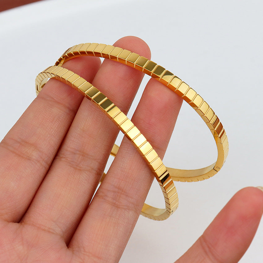 Fashion Gear Irregular Wave Snap Bracelet