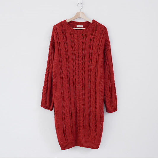 Long Straight Dress with a Twist Sweater and Relaxed Design