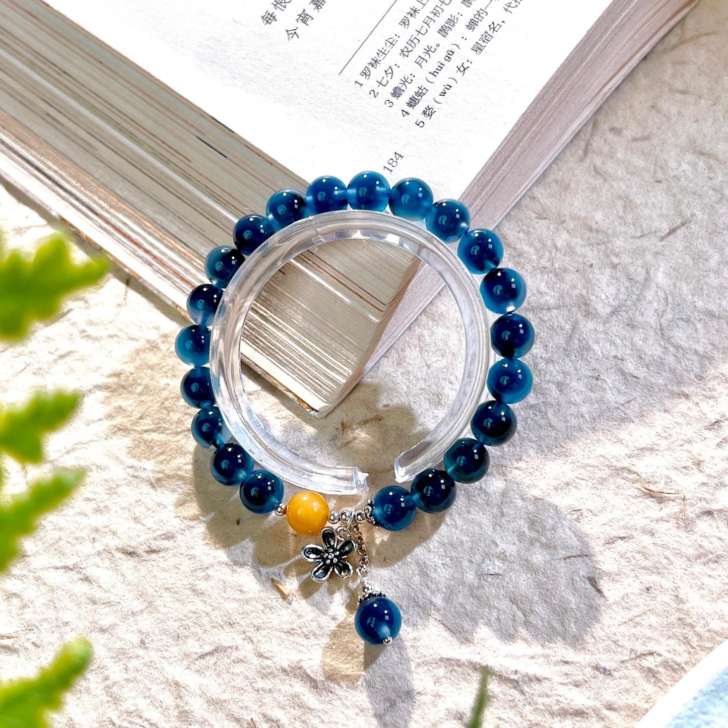 Blue Sugar Heart Agate Bracelet With Small Flower Pendant